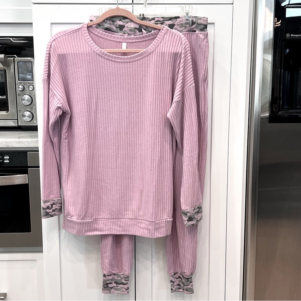 RHONDA SHEAR Women’s Dusty Pink Camo Detail 2PC Jogger Lounge Set